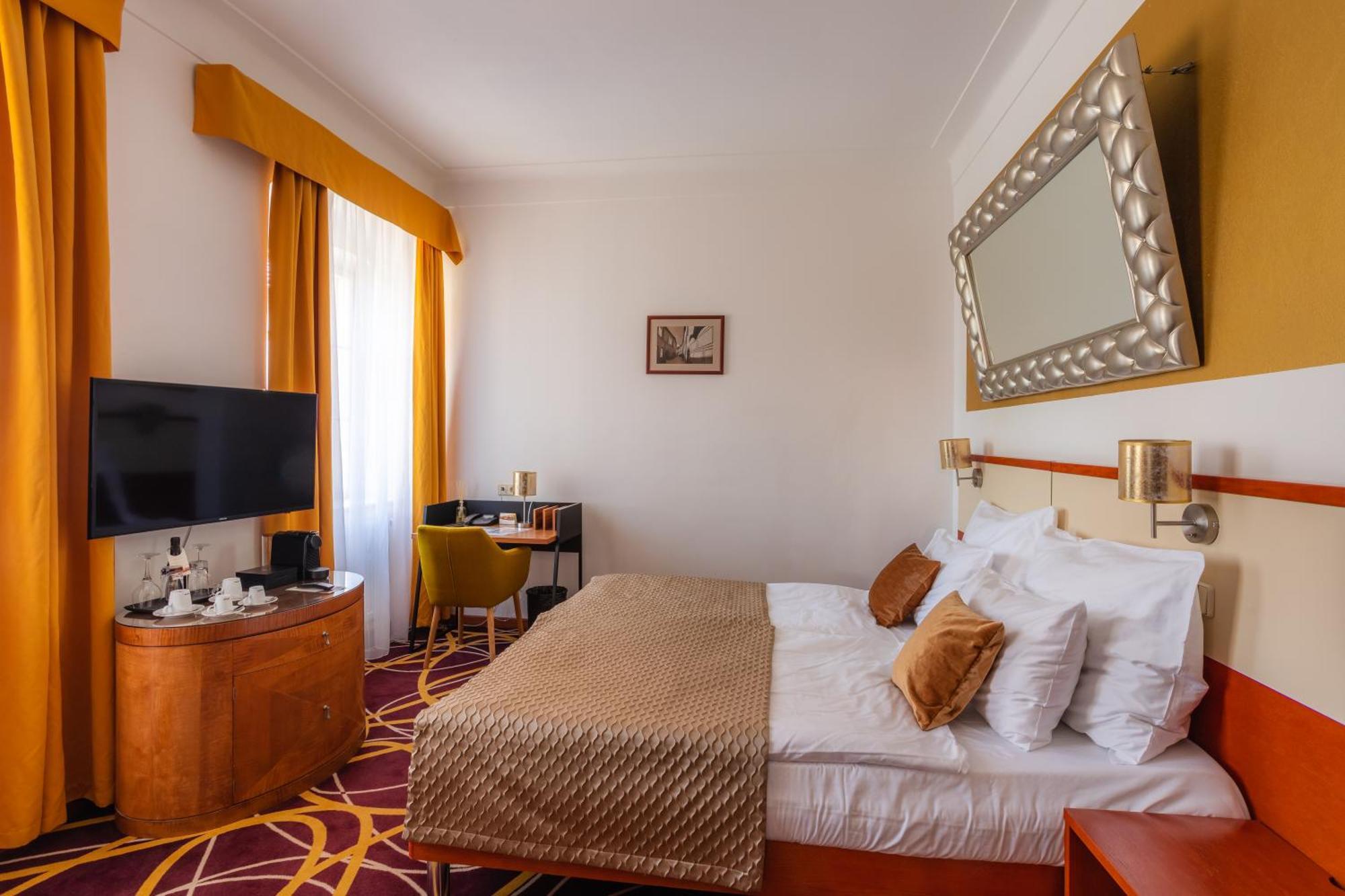 Bellevue Hotel Cesky Krumlov Ngoại thất bức ảnh